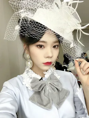 张紫宁复古造型甜美性感舞台图片