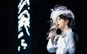 张紫宁复古造型甜美性感舞台图片_5