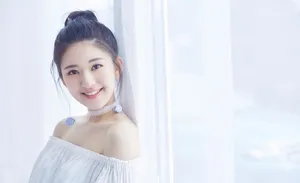 性感美女赵露思甜美诱惑写真