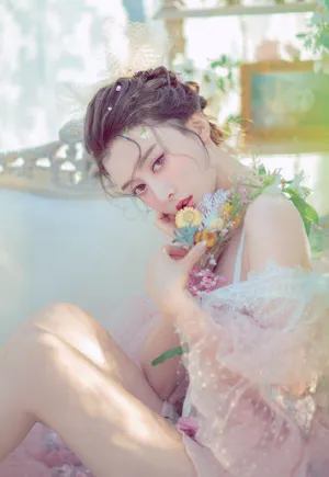 周麟嘉仙气性感私房写真
