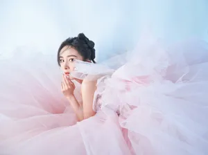 杨幂粉色纱裙礼服魅力性感写真_5