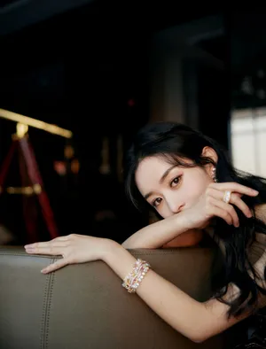 赵丽颖裹胸长裙魅力性感写真_10