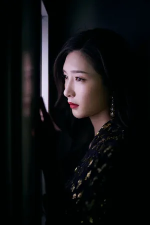 江疏影火辣红唇魅惑性感写真_6