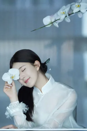 赵露思渐变绿古风套装温柔性感写真_5