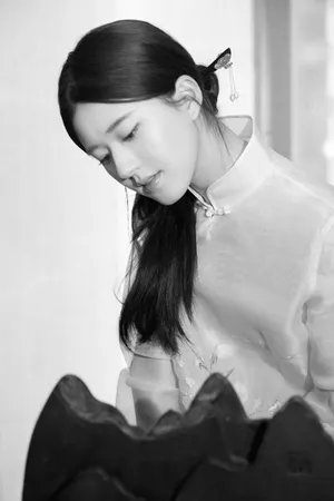 赵露思渐变绿古风套装温柔性感写真_8
