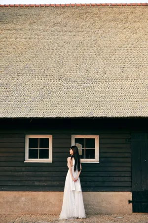 赵露思修身连衣裙优雅性感写真_8