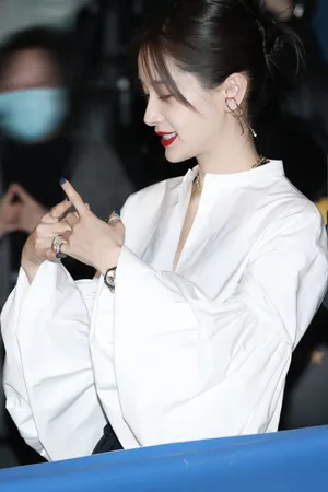 王子文优雅性感活动照图片_4