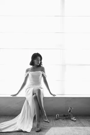 梁洁高叉长裙美艳性感写真图片_3