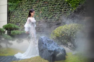 祝绪丹拖尾长裙优雅性感写真图片_5