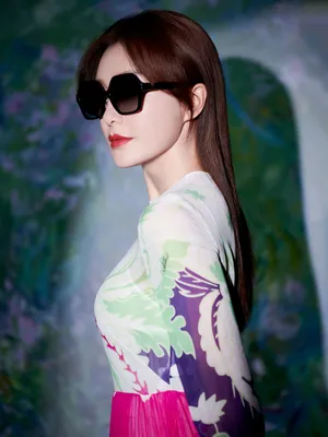 秦岚花漾彩染裙优雅写真图片_3