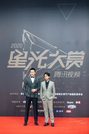 高伟光黑白针织礼服帅气写真图片_11