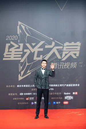 高伟光黑白针织礼服帅气写真图片_12