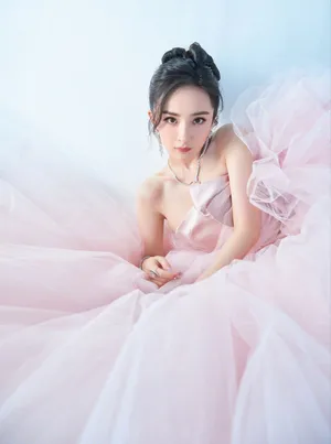 杨幂粉色蓬蓬裙甜美梦幻现场照图片_5