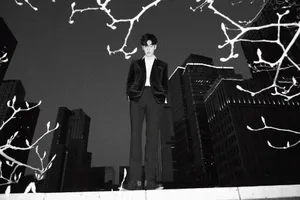王子异黑色丝绒西装帅气写真图片_5