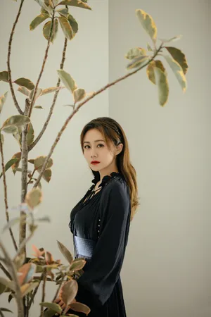 刘芸黑裙优雅时尚写真图片_7