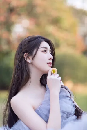 李凯馨雾霾灰蛋糕裙写真图片_7
