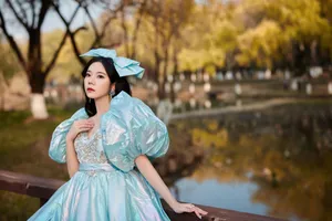 张紫宁在逃公主甜美写真图片_4