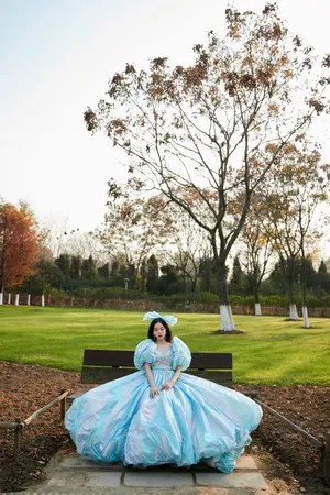 张紫宁在逃公主甜美写真图片_5