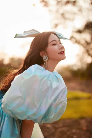 张紫宁在逃公主甜美写真图片_8