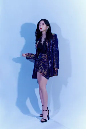 张紫宁流光亮片西装酷美写真图片_2