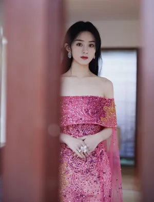 赵丽颖红裙仙气优雅写真图片_3