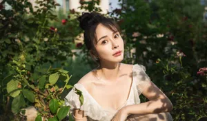 性感美女杨若兮妩媚优雅个性写真_2