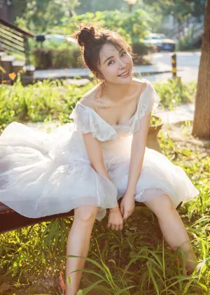 性感美女杨若兮妩媚优雅个性写真_5