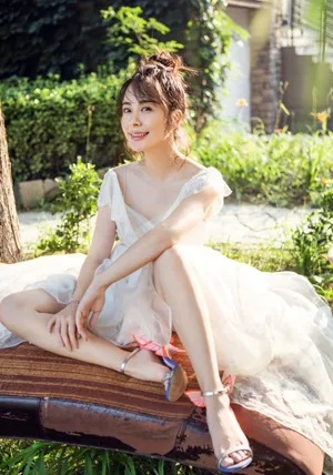 性感美女杨若兮妩媚优雅个性写真_7