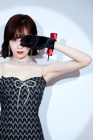 李子璇性感连身裙写真图片