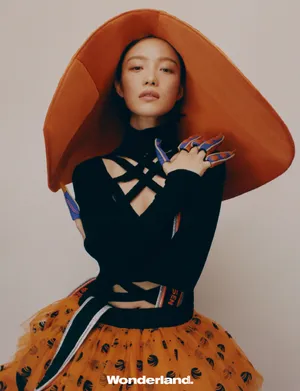 倪妮雀斑妆开年大片写真图片