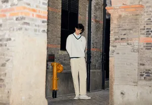 赵志伟白色毛衣少年感写真图片_7