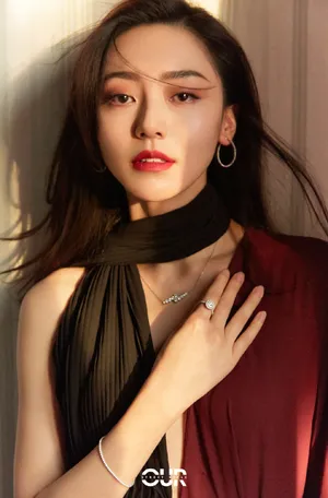 黄梦莹拼色长裙性感写真图片_4