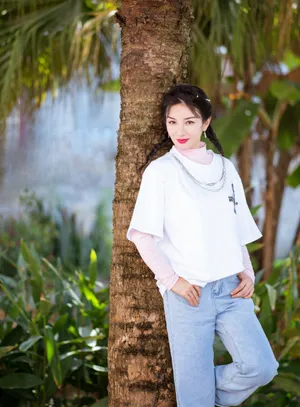 黄奕渔夫帽清秀甜美写真图片_7