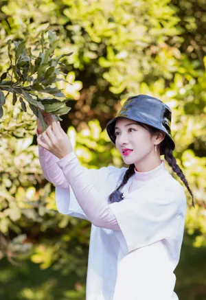 黄奕渔夫帽清秀甜美写真图片_8