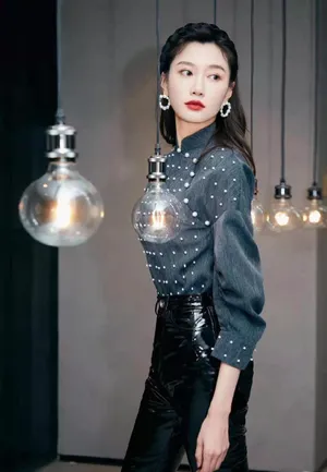 李斯羽皮裤干练时尚写真图片_2