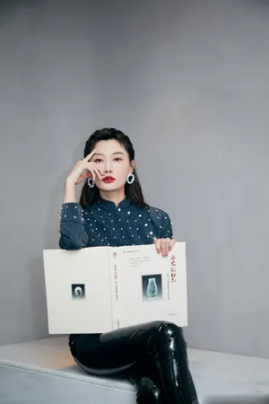 李斯羽皮裤干练时尚写真图片_4