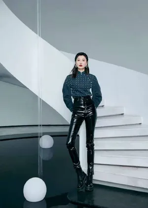 李斯羽皮裤干练时尚写真图片_7