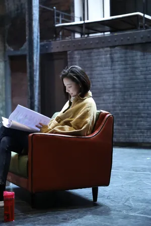 倪妮温婉优雅话剧练习图片_1