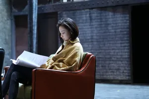 倪妮温婉优雅话剧练习图片_3