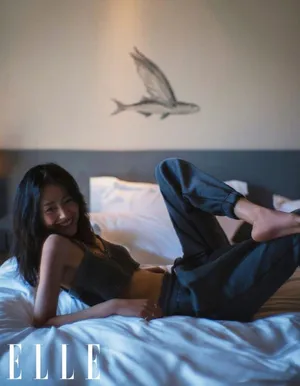 性感美女刘雯妩媚优雅个性写真