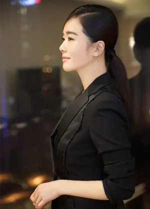 性感美女左小青优雅个性写真_7