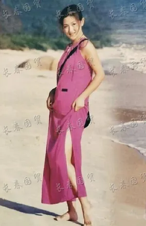 谢娜青涩旧照娇俏可人美照图片_1
