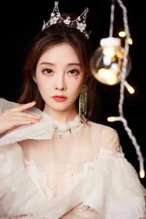 冯提莫公主裙性感优雅写真图片_3