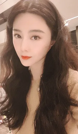 范冰冰怼脸自拍精致美艳自拍图片_2