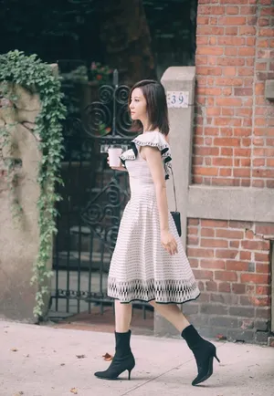 性感美女陶虹妩媚优雅个性写真_4