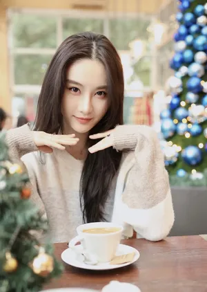 刘丁菡灵动俏皮自拍图片_1