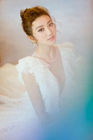 性感美女景甜一袭白裙优雅写真_5