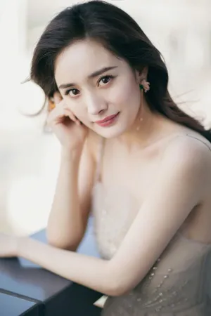 性感美女杨幂妩媚优雅透视写真_4