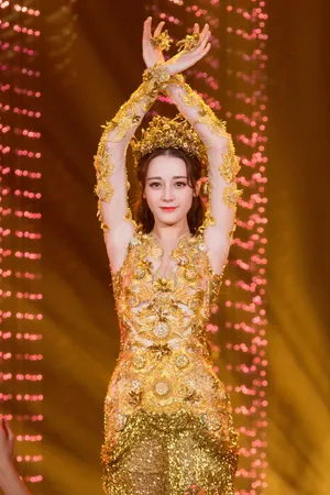 性感美女迪丽热巴蕾丝透视诱惑写真_6