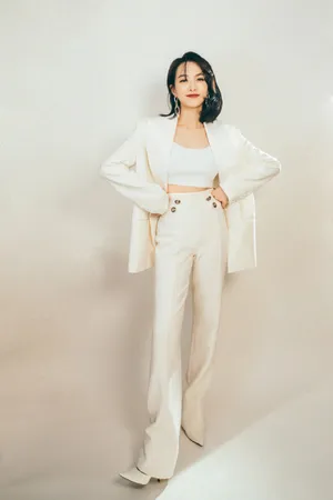 性感美女宋茜妩媚优雅撩人写真_3